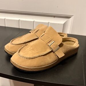 WoMen's Tan Suede Loafers